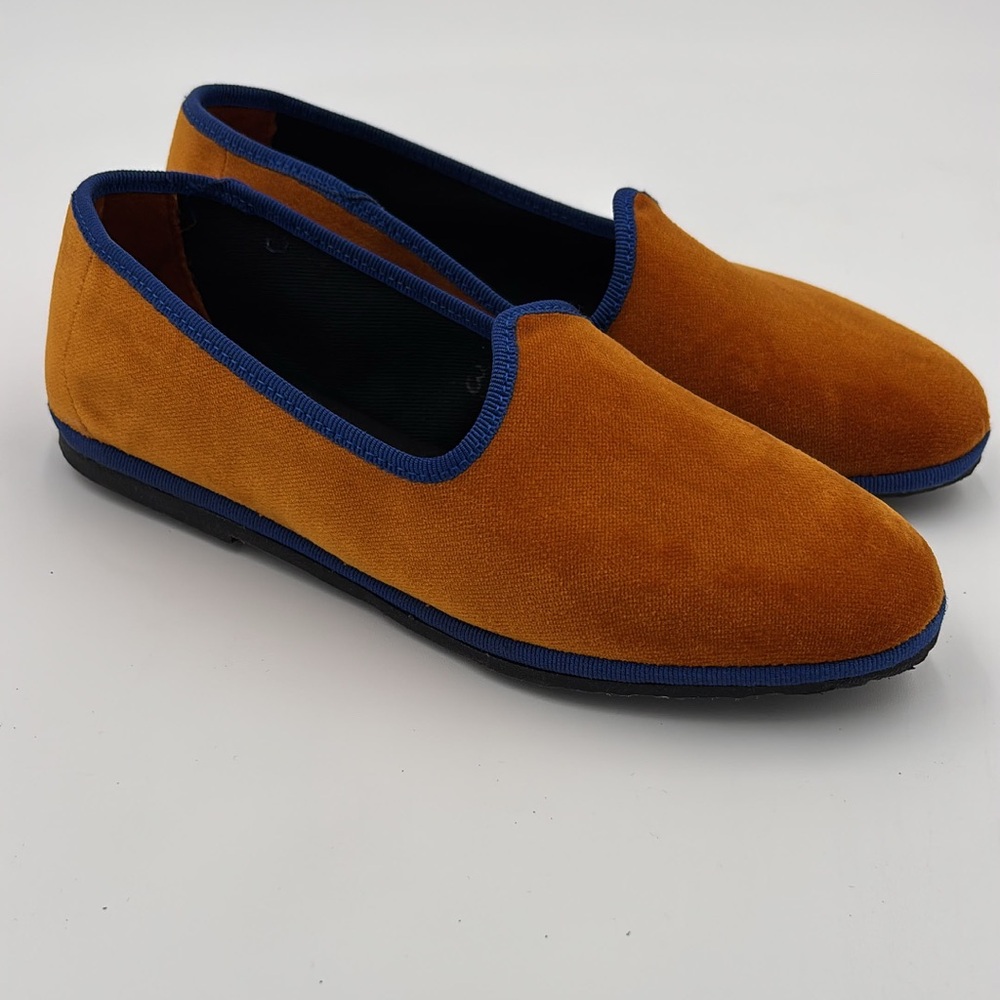 Trendy Venetian MAR SORELI velvet Slip-On Flat Orange with Navy Trim Size 4